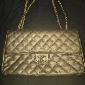 Channel purse